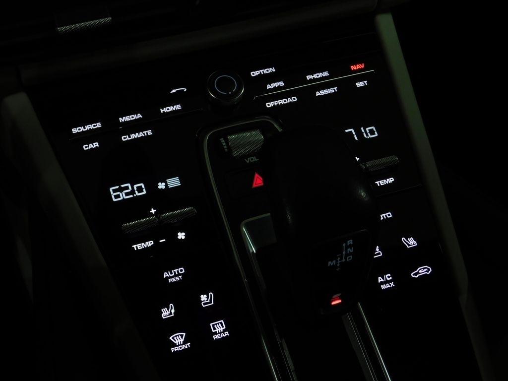 2021 Porsche Cayenne GTS - Photo 47