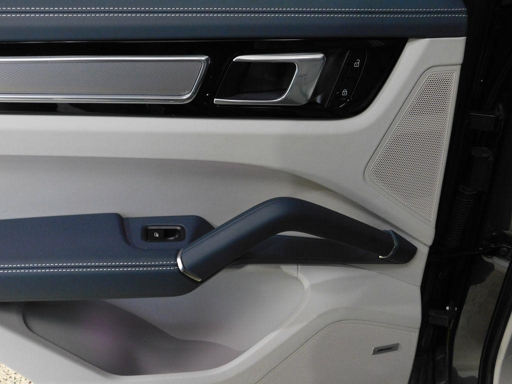 2021 Porsche Cayenne GTS - Photo 54