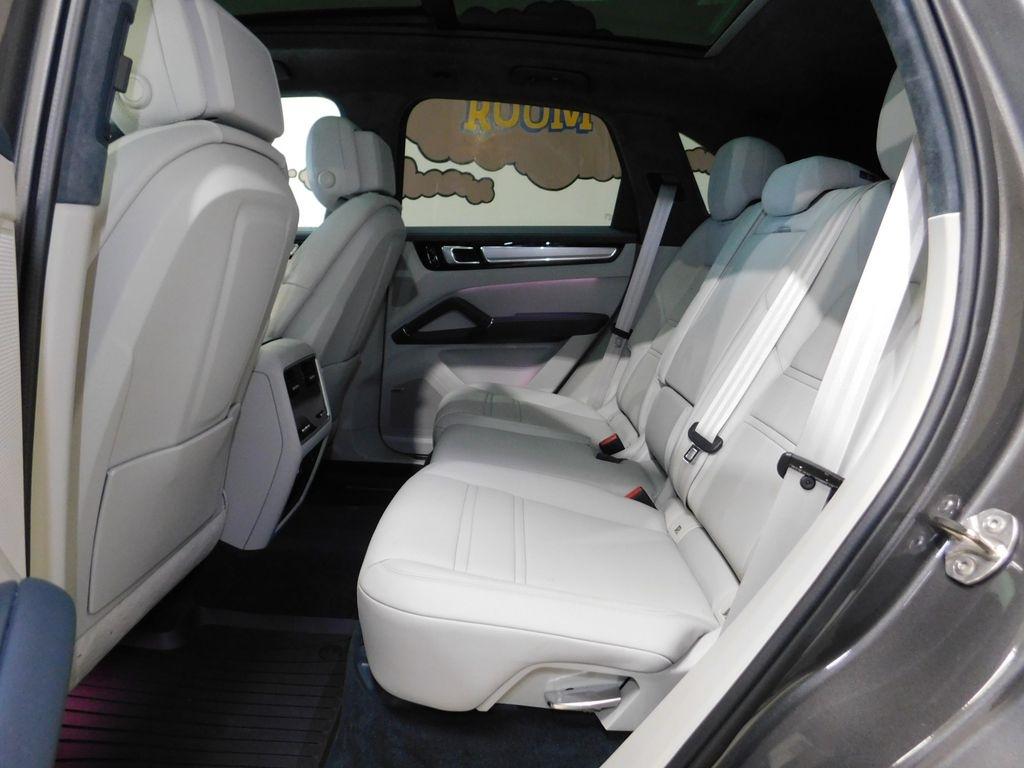 2021 Porsche Cayenne GTS - Photo 58