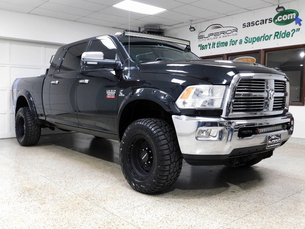 RAM 3500 Laramie Mega Cab 4WD 2010