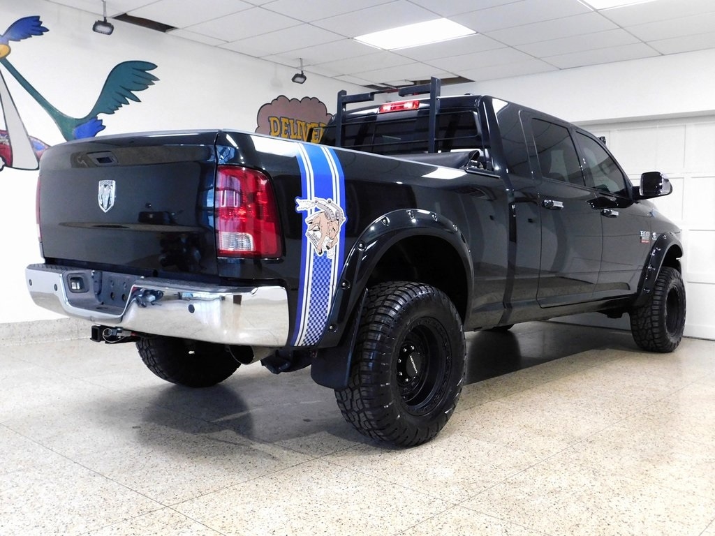 RAM 3500 Laramie Mega Cab 4WD 2010