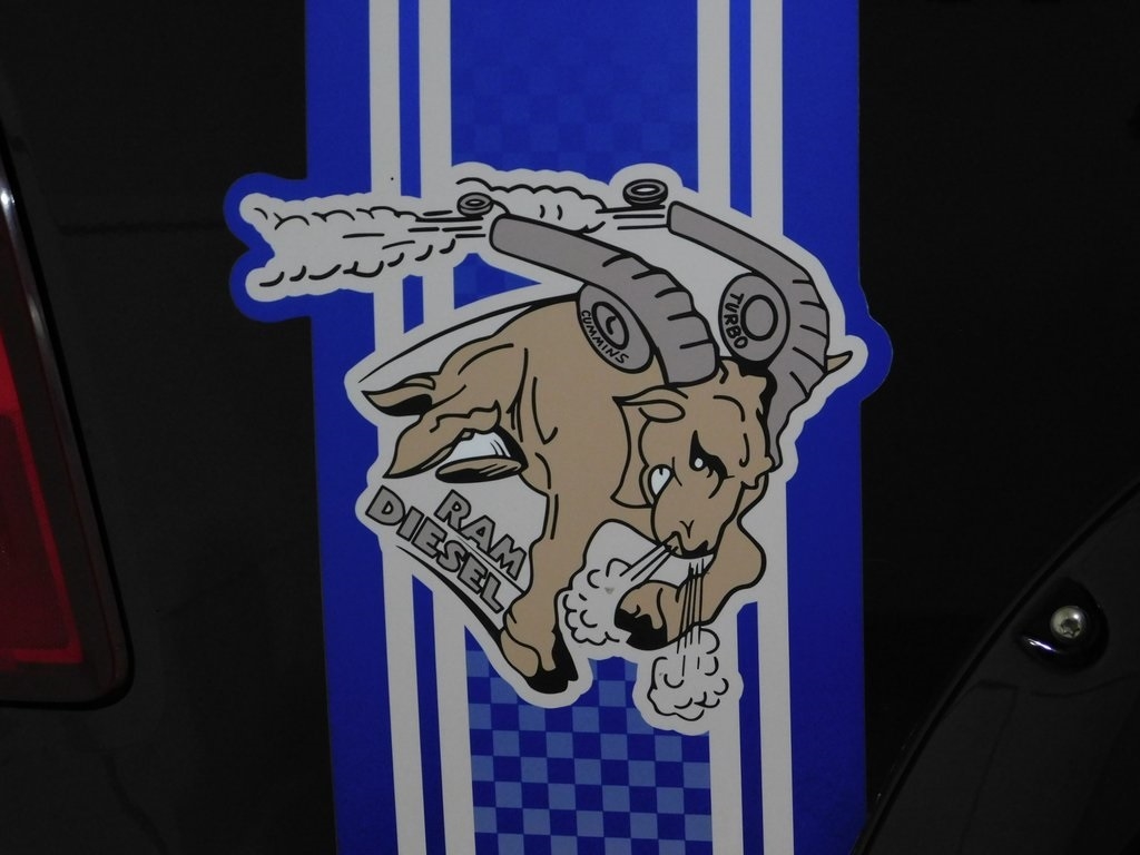 RAM 3500 Laramie Mega Cab 4WD 2010