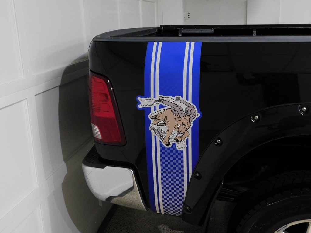 RAM 3500 Laramie Mega Cab 4WD 2010