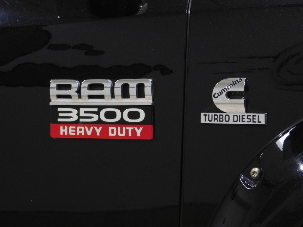 RAM 3500 Laramie Mega Cab 4WD 2010