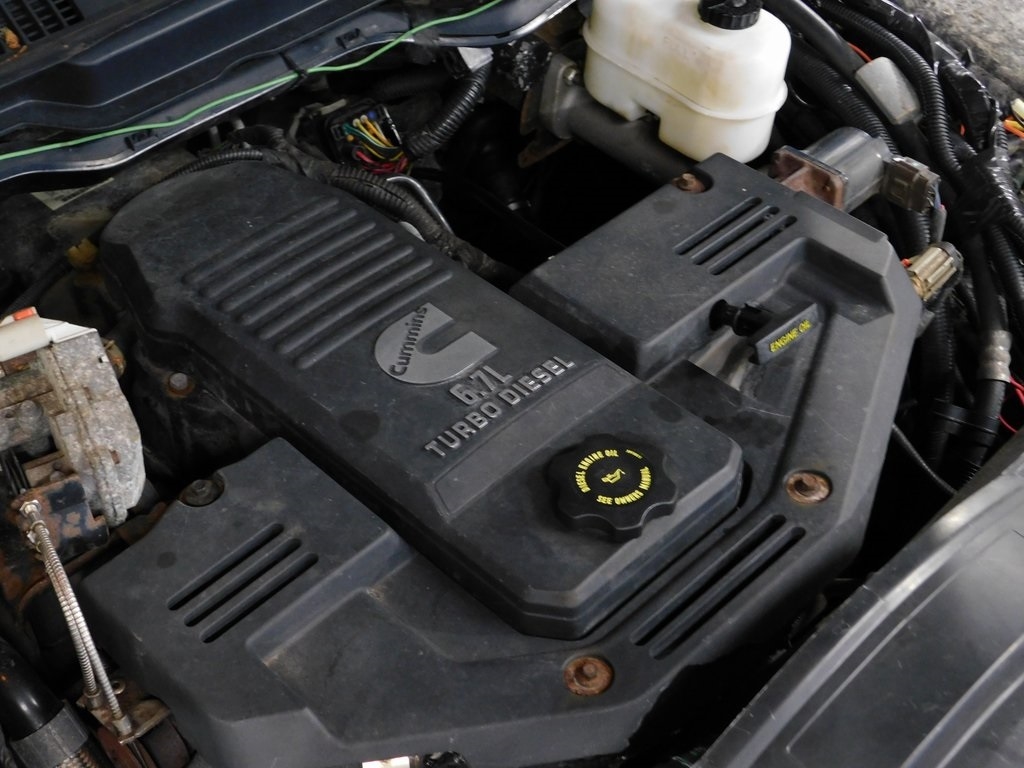 RAM 3500 Laramie Mega Cab 4WD 2010