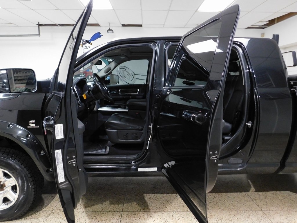 RAM 3500 Laramie Mega Cab 4WD 2010