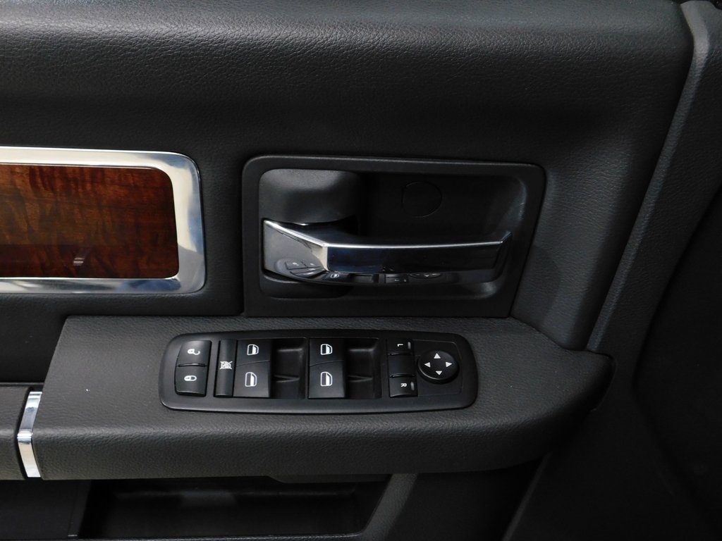 RAM 3500 Laramie Mega Cab 4WD 2010