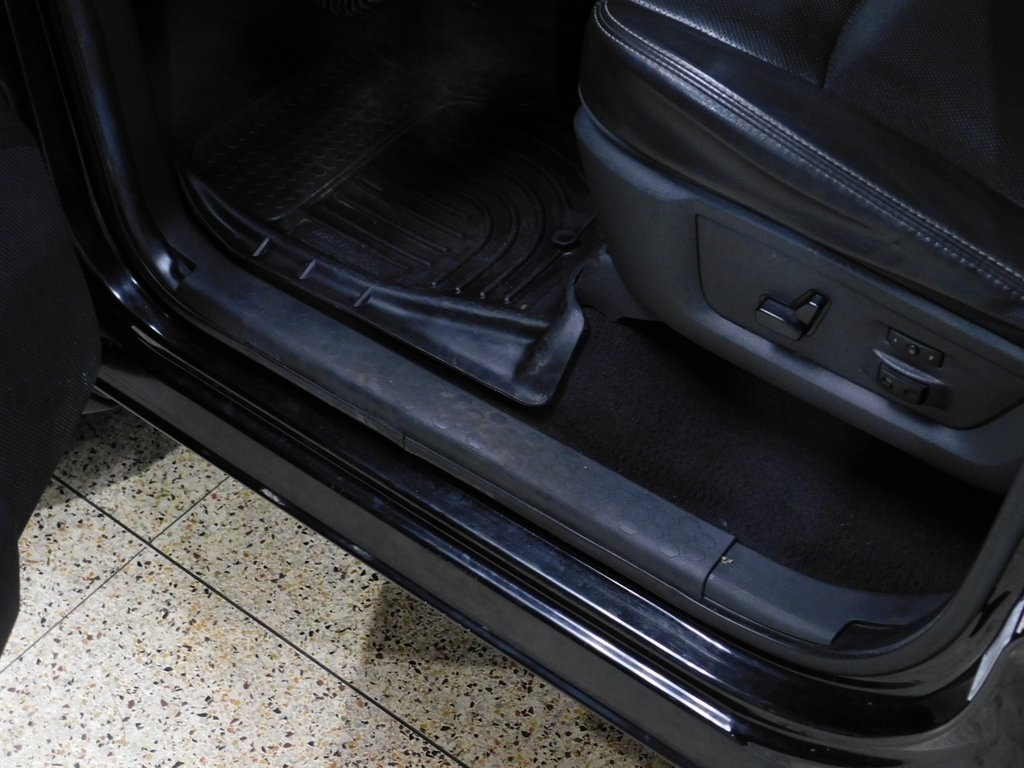 RAM 3500 Laramie Mega Cab 4WD 2010