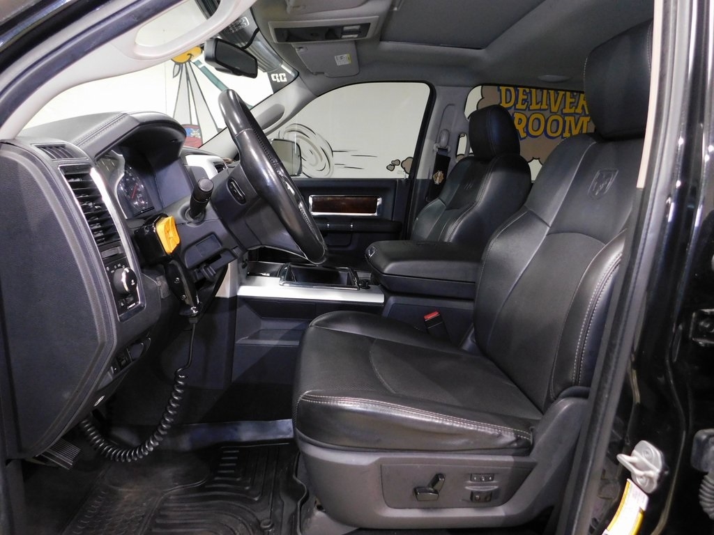 RAM 3500 Laramie Mega Cab 4WD 2010