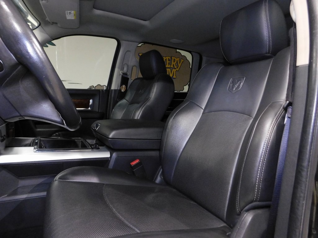 RAM 3500 Laramie Mega Cab 4WD 2010