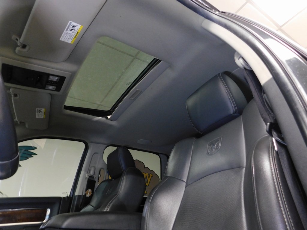 RAM 3500 Laramie Mega Cab 4WD 2010