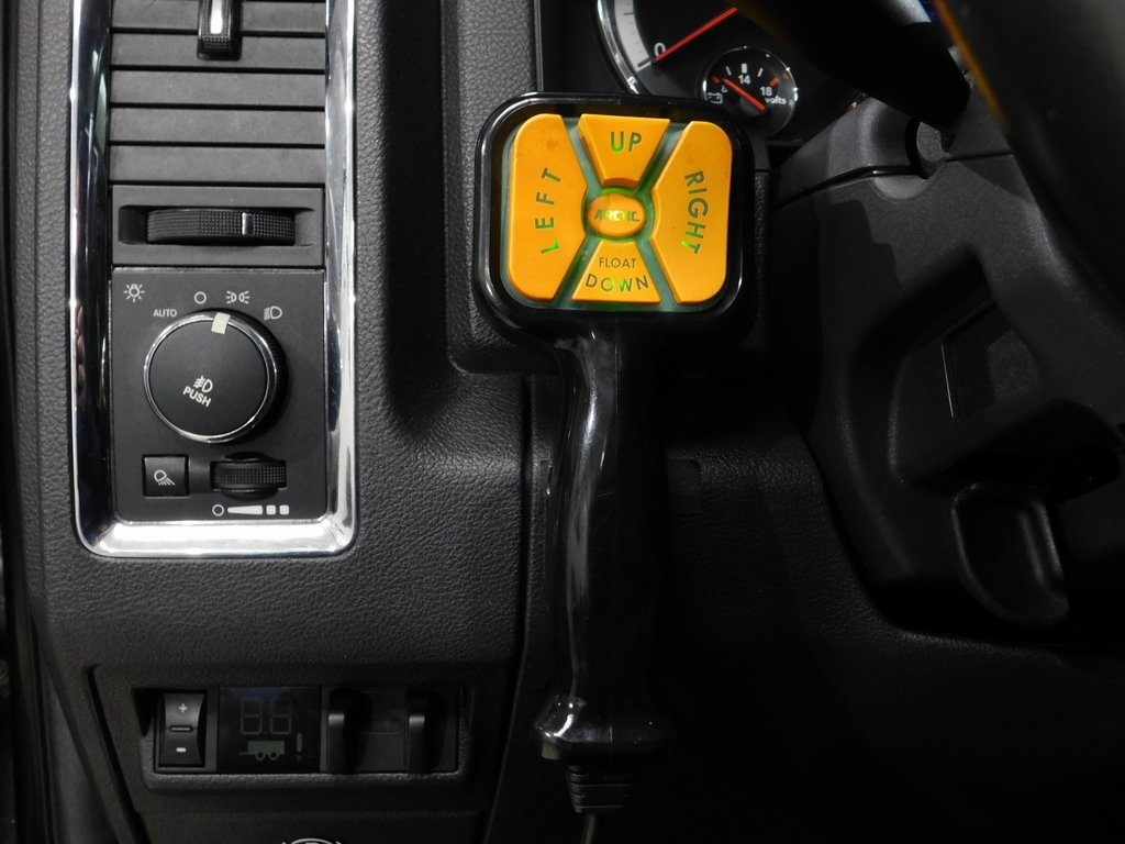 RAM 3500 Laramie Mega Cab 4WD 2010