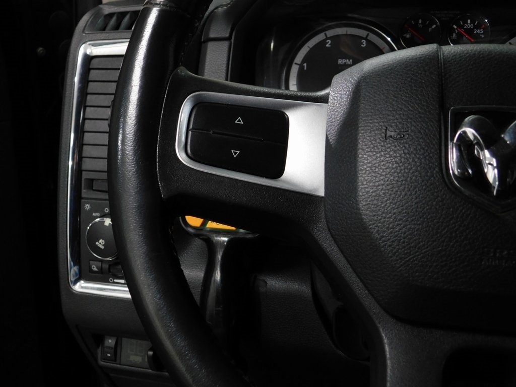 RAM 3500 Laramie Mega Cab 4WD 2010