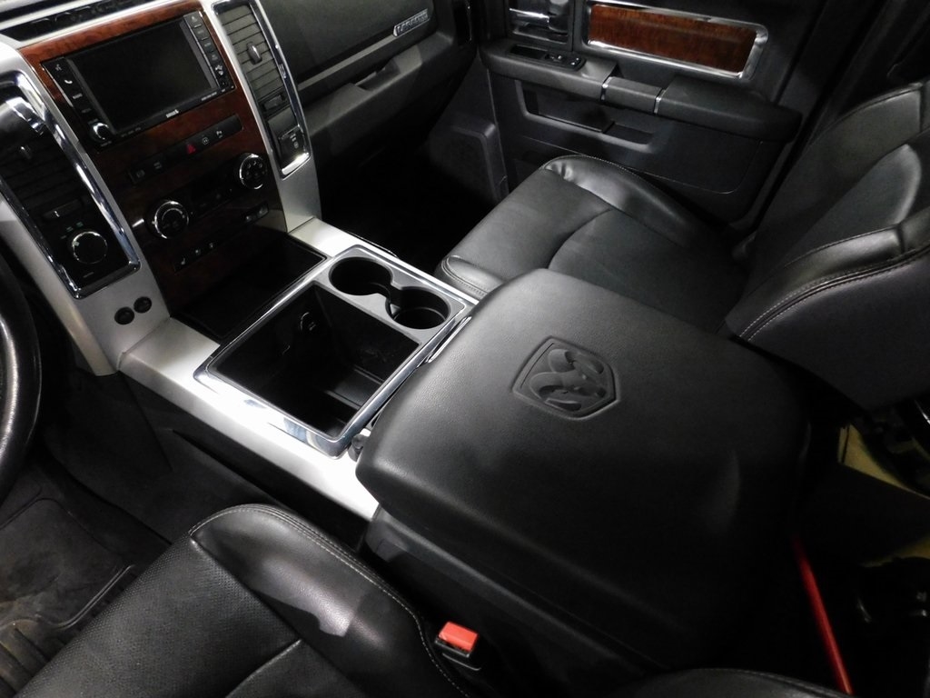 RAM 3500 Laramie Mega Cab 4WD 2010