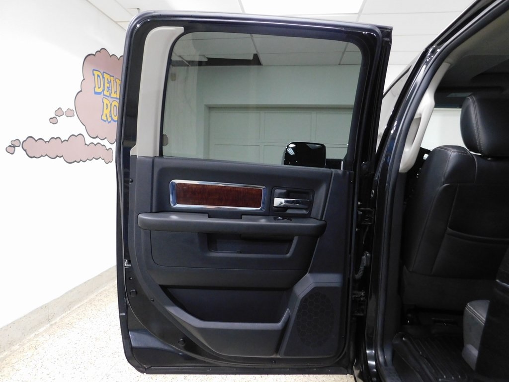 RAM 3500 Laramie Mega Cab 4WD 2010