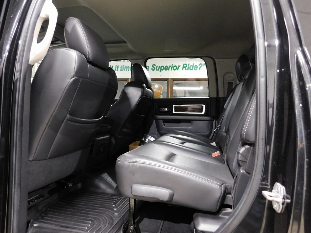 RAM 3500 Laramie Mega Cab 4WD 2010