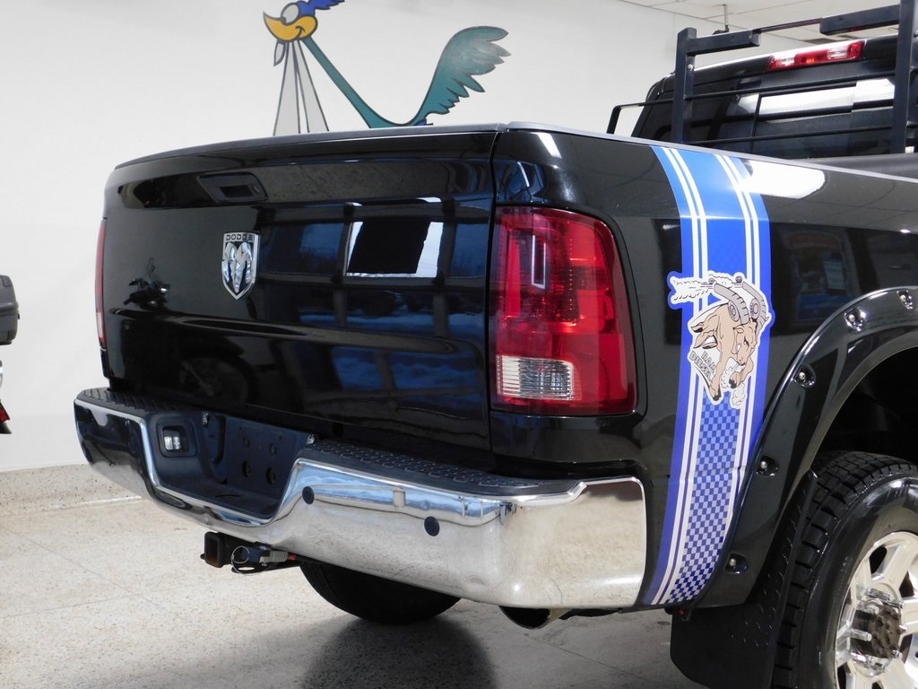 RAM 3500 Laramie Mega Cab 4WD 2010