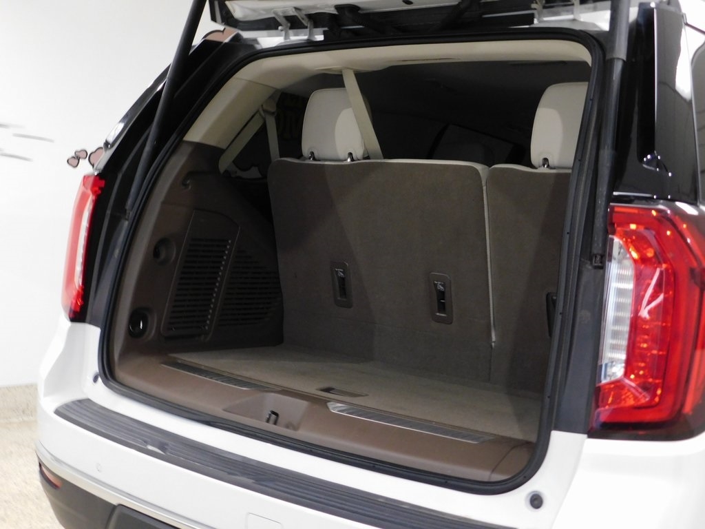 GMC Yukon Denali 4WD 2023