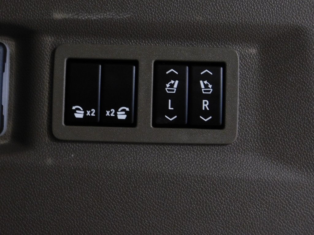 GMC Yukon Denali 4WD 2023