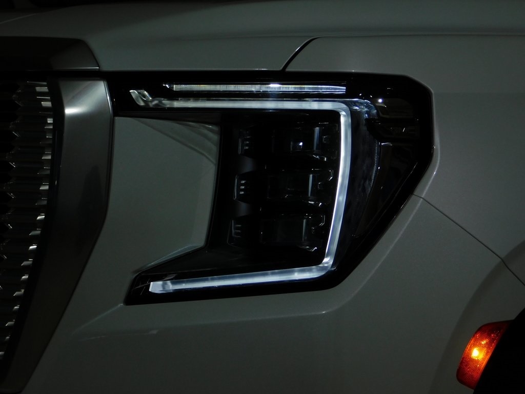 GMC Yukon Denali 4WD 2023