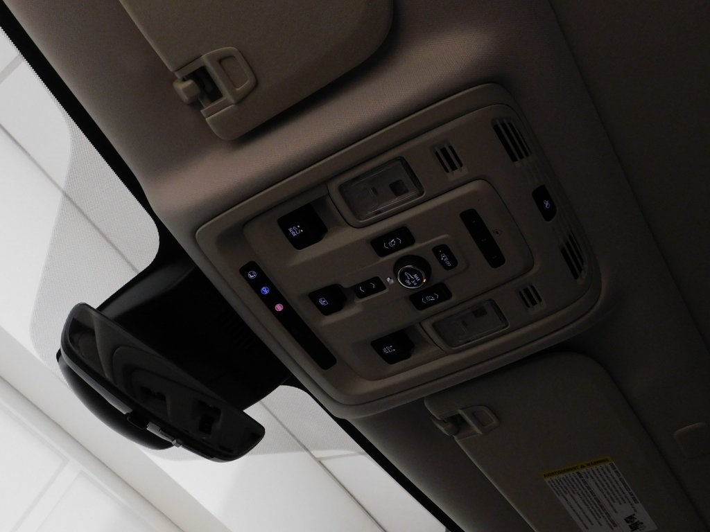 GMC Yukon Denali 4WD 2023