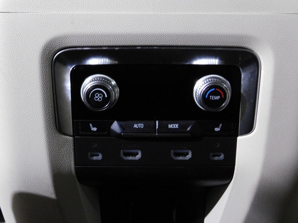 GMC Yukon Denali 4WD 2023