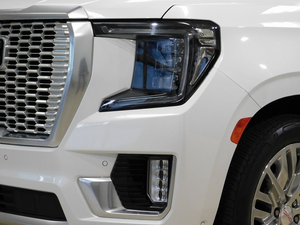 GMC Yukon Denali 4WD 2023
