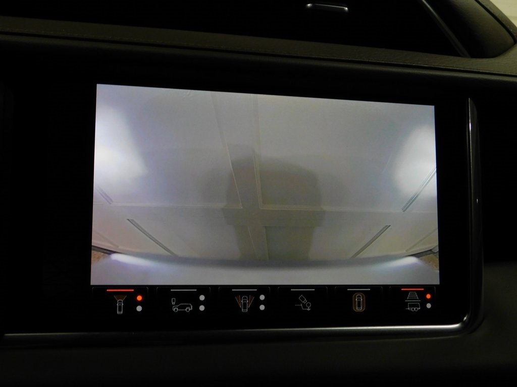 GMC Yukon Denali 4WD 2023