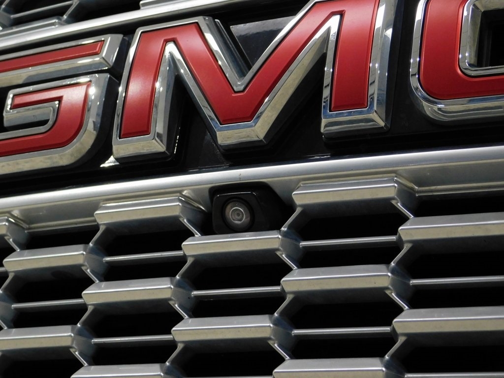 GMC Yukon Denali 4WD 2023