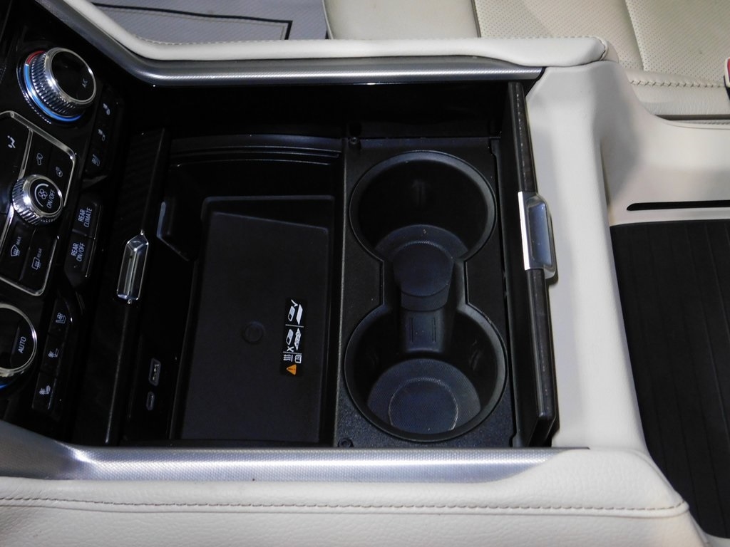 GMC Yukon Denali 4WD 2023