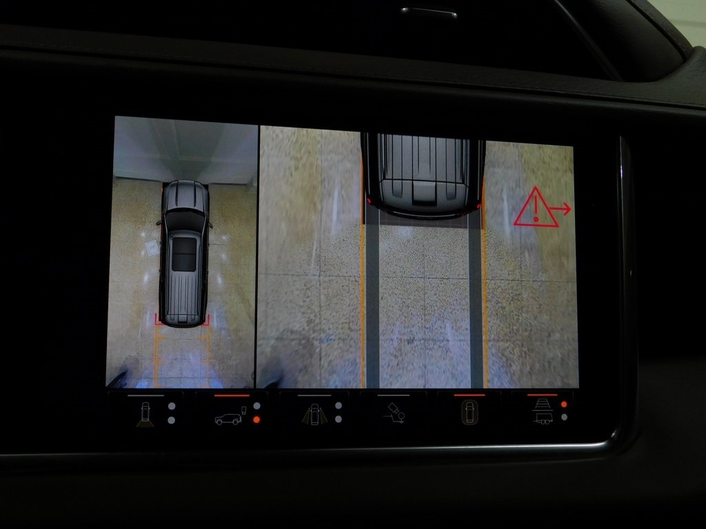 GMC Yukon Denali 4WD 2023