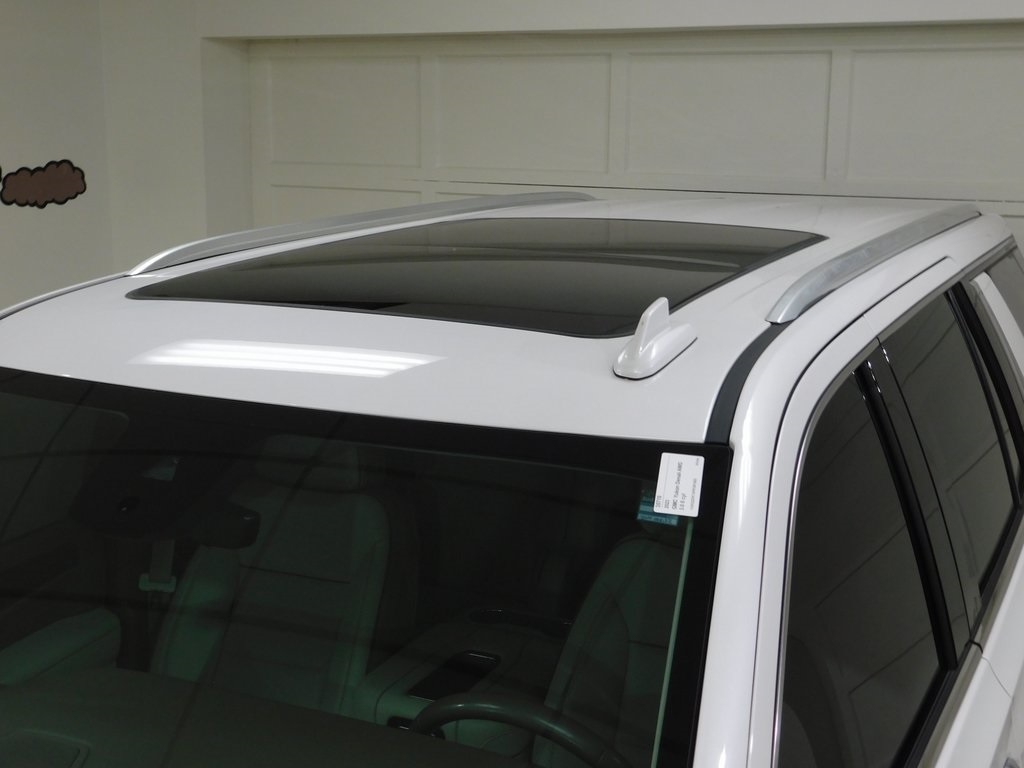 GMC Yukon Denali 4WD 2023