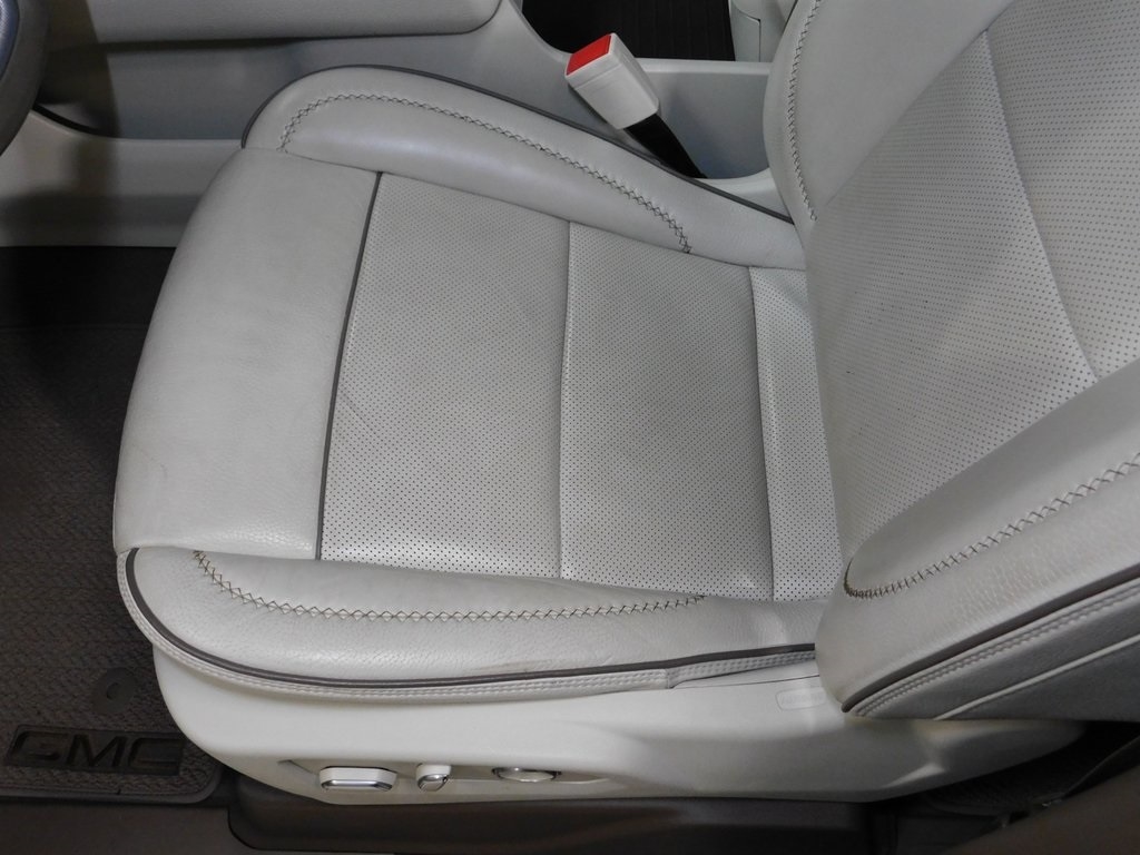 GMC Yukon Denali 4WD 2023