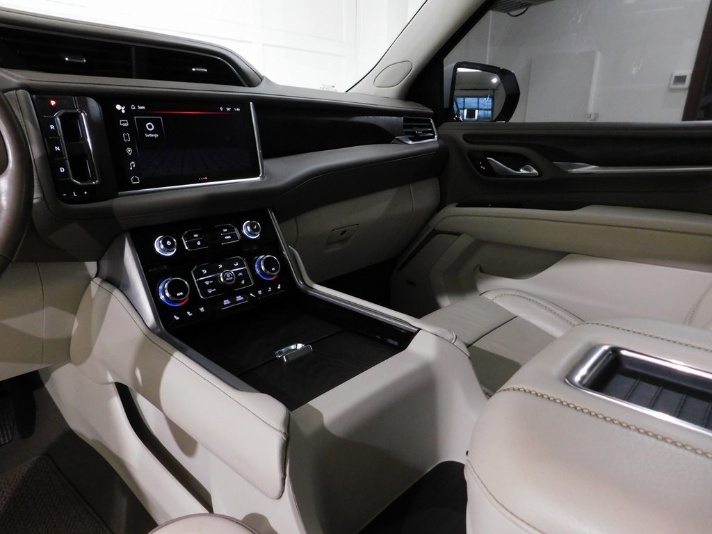 GMC Yukon Denali 4WD 2023