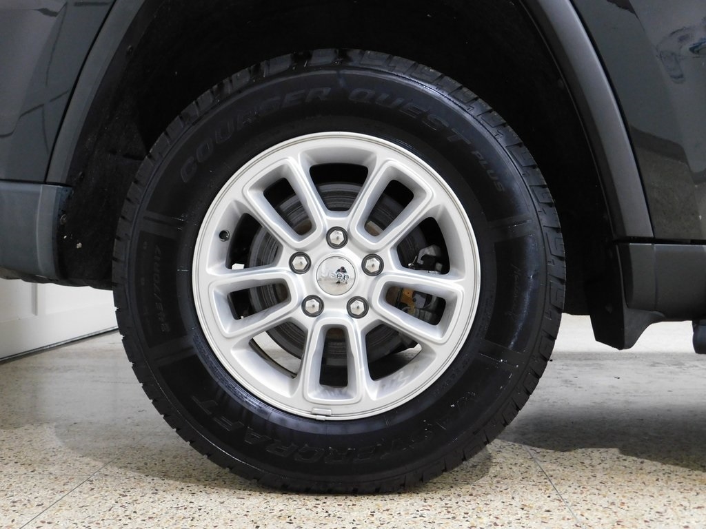 Jeep Grand Cherokee Laredo 4WD 2019