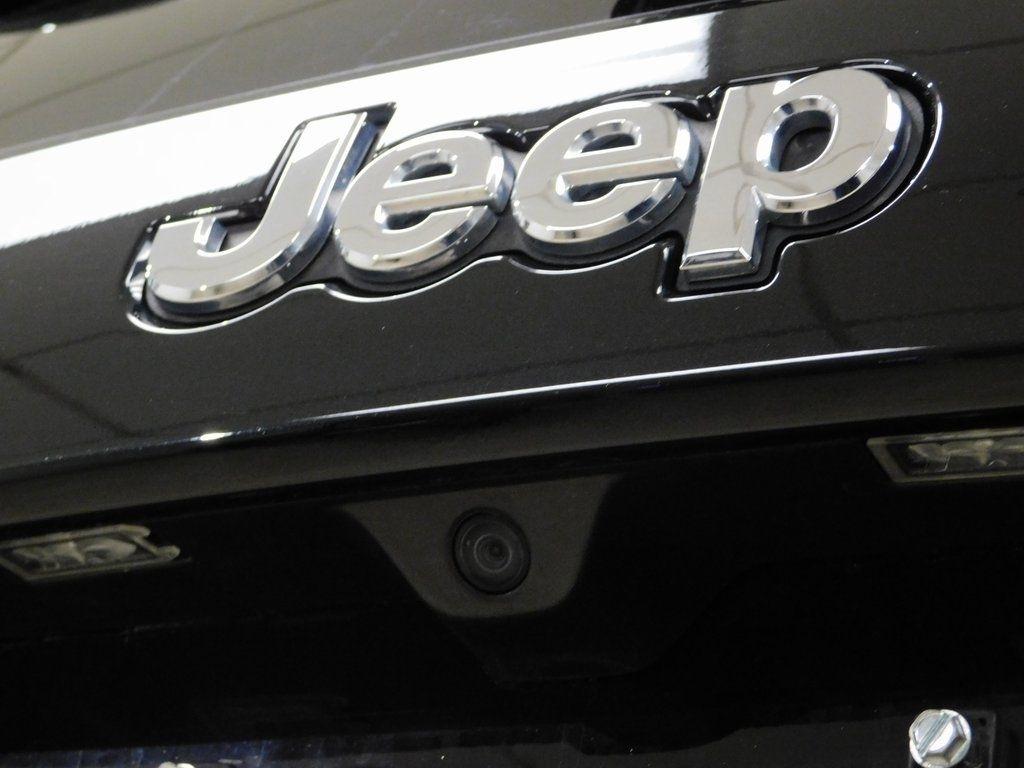 Jeep Grand Cherokee Laredo 4WD 2019