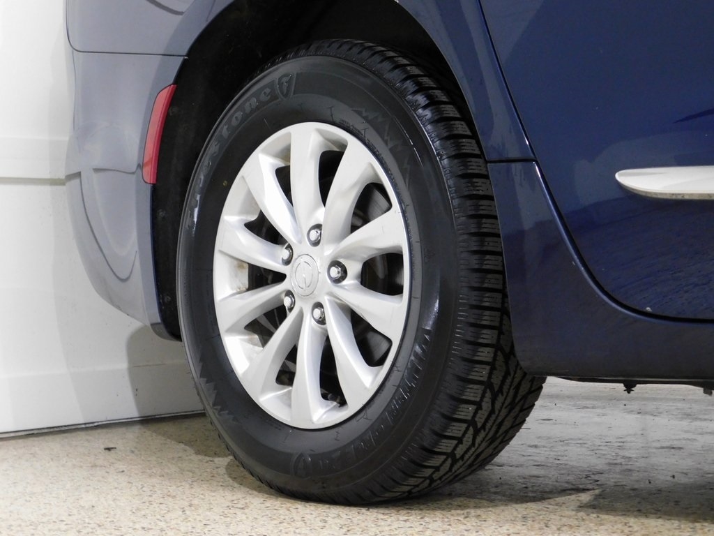 Chrysler Pacifica Touring-L 2017