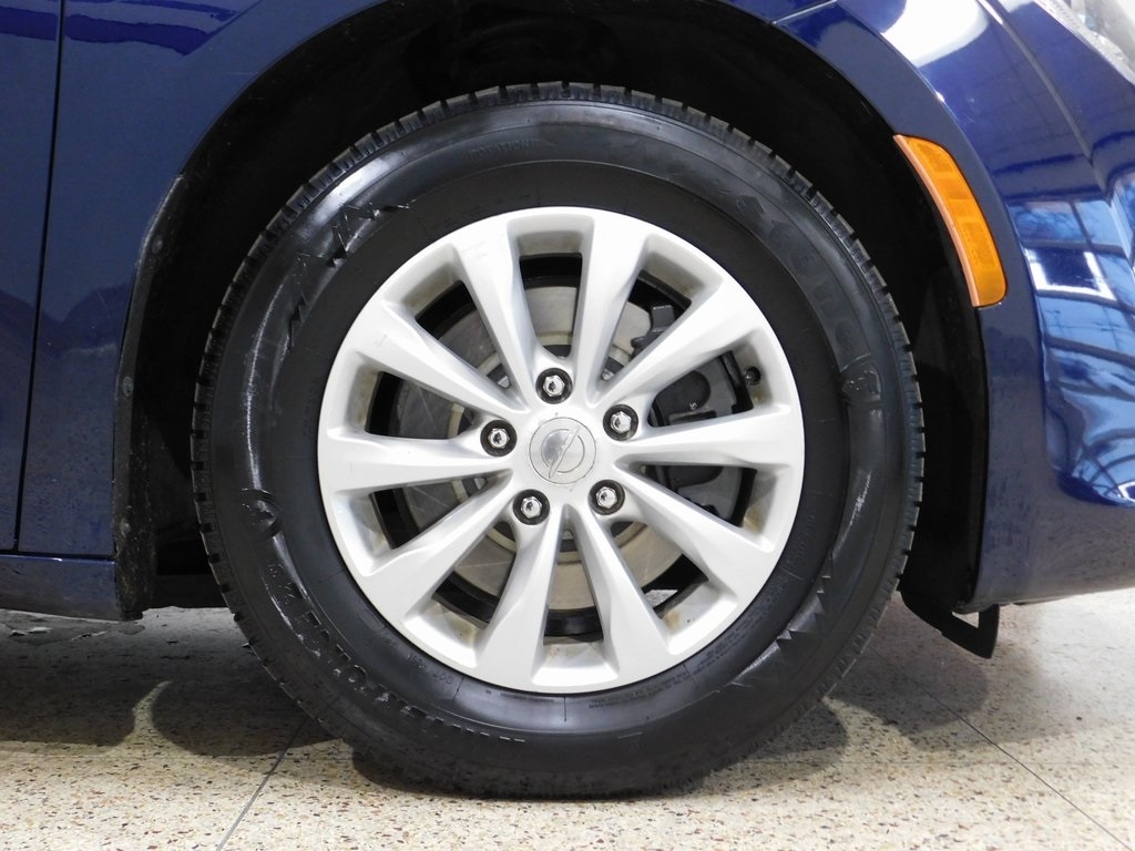 Chrysler Pacifica Touring-L 2017