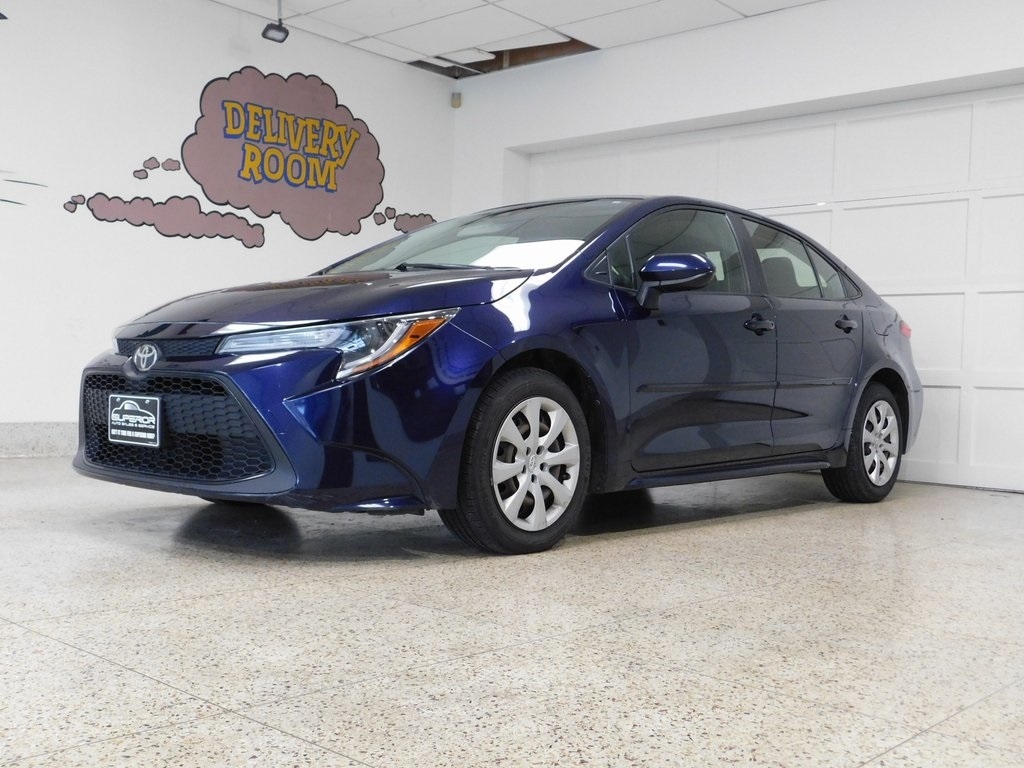 2021 Toyota Corolla LE's photo