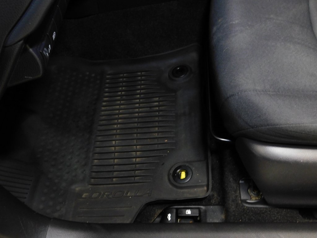 Toyota Corolla LE 2021