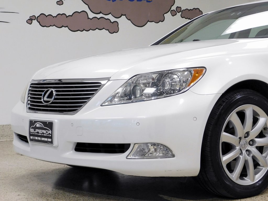 Lexus LS 460 Luxury Sedan 2008
