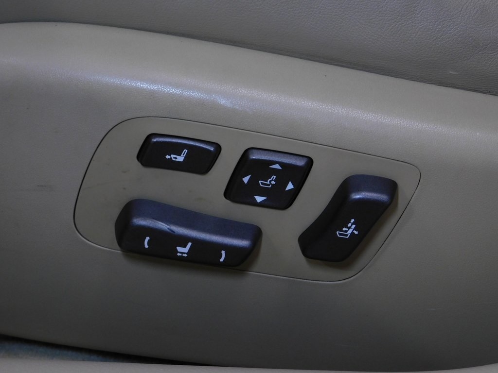 Lexus LS 460 Luxury Sedan 2008