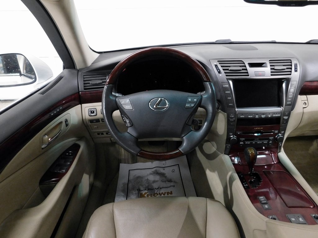 Lexus LS 460 Luxury Sedan 2008