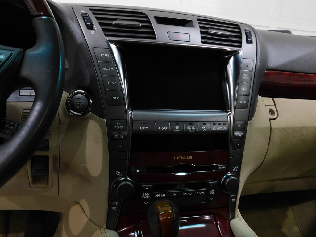 Lexus LS 460 Luxury Sedan 2008