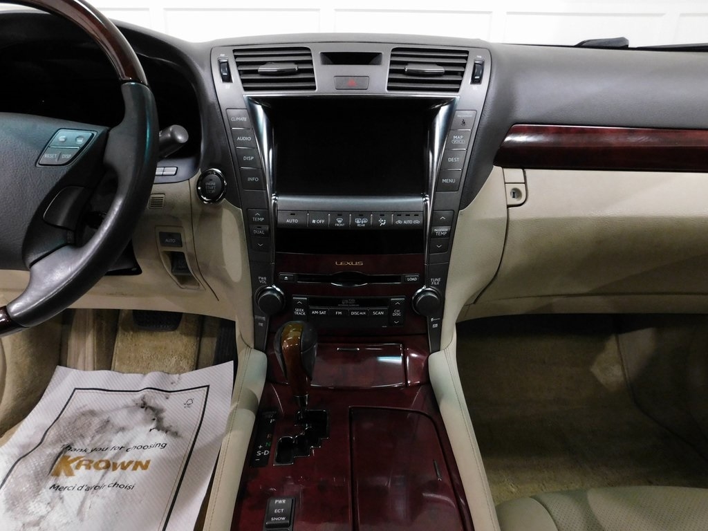 Lexus LS 460 Luxury Sedan 2008
