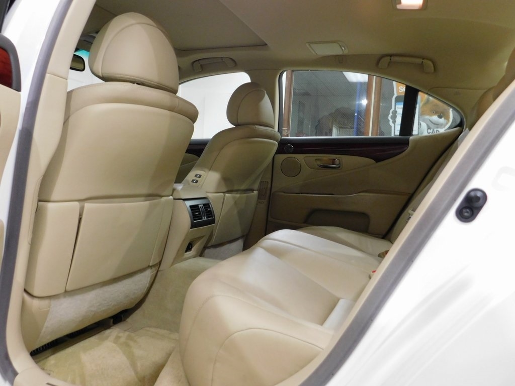 Lexus LS 460 Luxury Sedan 2008