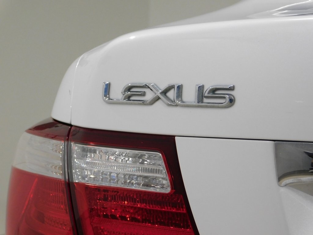 Lexus LS 460 Luxury Sedan 2008