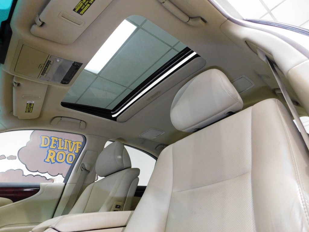 Lexus LS 460 Luxury Sedan 2008