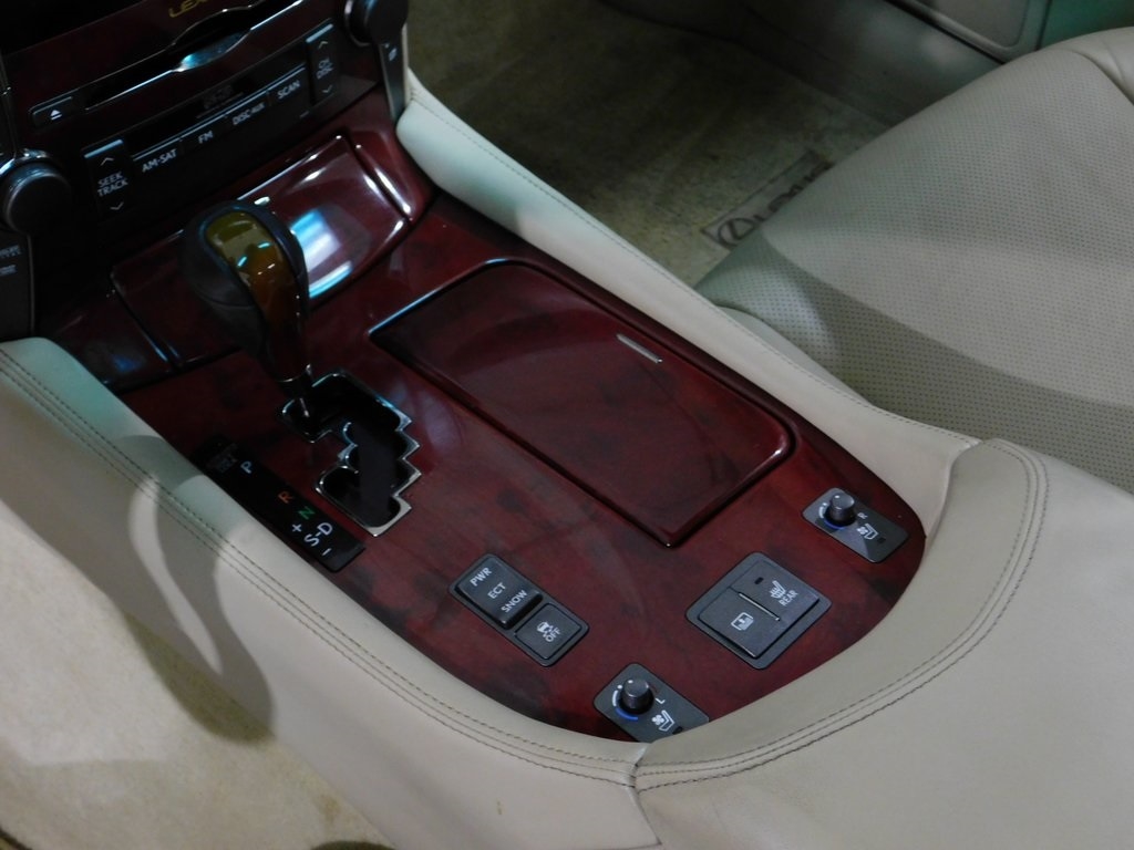 Lexus LS 460 Luxury Sedan 2008