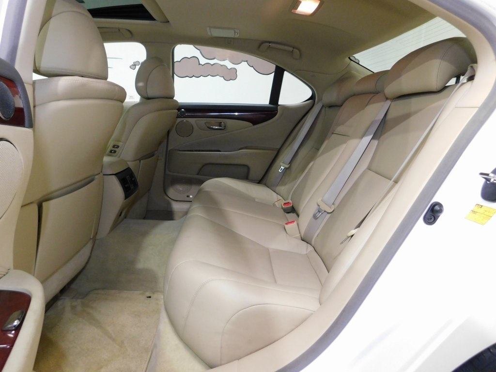 Lexus LS 460 Luxury Sedan 2008